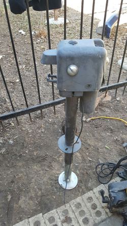 Husky towing leg for trailers