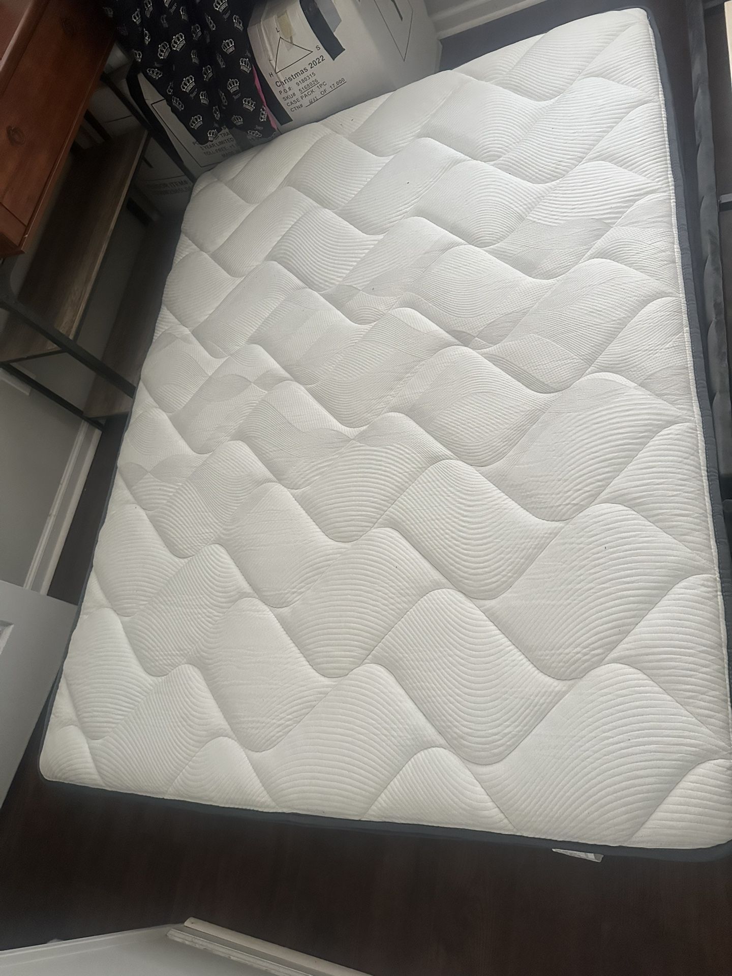 brand new no stains queen matress