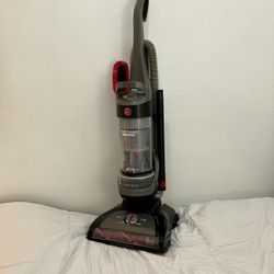 Hoover WindTunnel Rewind Pro Bagless Vacuum - Works Perfectly
