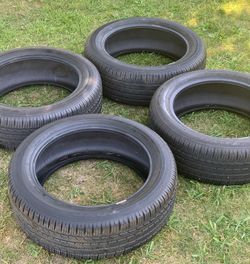 TOYO P225 55 19 TIRES WITH 95% PLUS TREAD