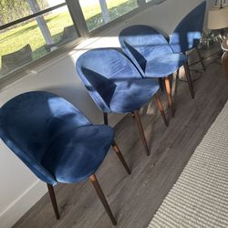 Used Wooden Dining Table w/chairs + Free Couch