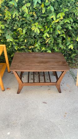Mid century modern end table 27.5x17x17h