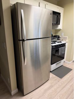 Used Kenmore 33" wide refrigerator
