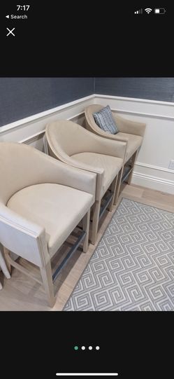 BRAND NEW - KREISS Swivel Bar Stool