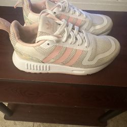 Girls Adidas Kids 3.5 Size
