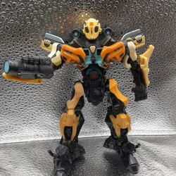 2011 Transformers Dark Of Moon Elite Guard Bumblebee Robo Fighters Figure