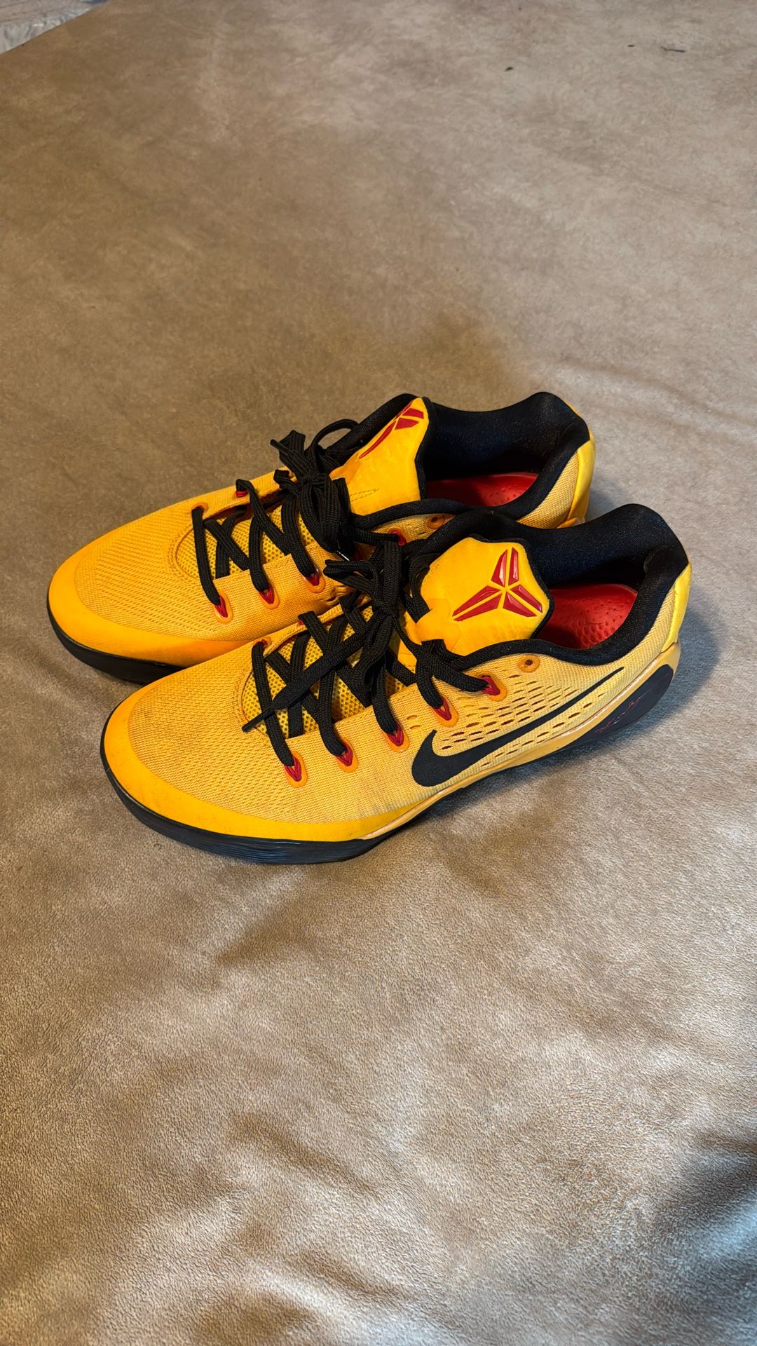 Kobe 9 EM Low Bruce Lee Size 9.5 display picture 1