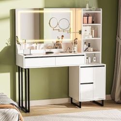 Vanity Desk with Mirror Lights, 41 Inch Brand new vanity desk with LED lighted mirror. Perfect for getting ready, makeup, or content creation ✨ Featur