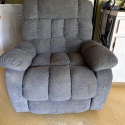 FREE Electric Standing Recliner Chair 