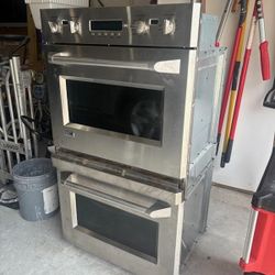 GE Monogram double oven For Sale