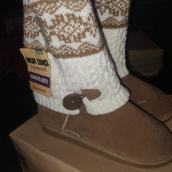 Women Boots I Have Three Of These Size 10