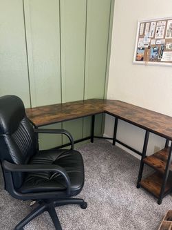 Desk with rolling chair