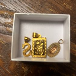 gold pendants 