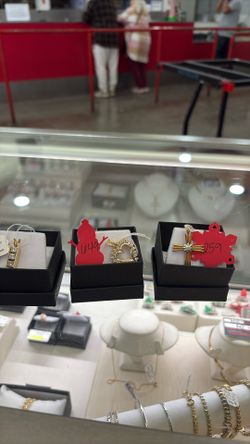 Diamond Pendants Different Prices 10kt And 14kt 