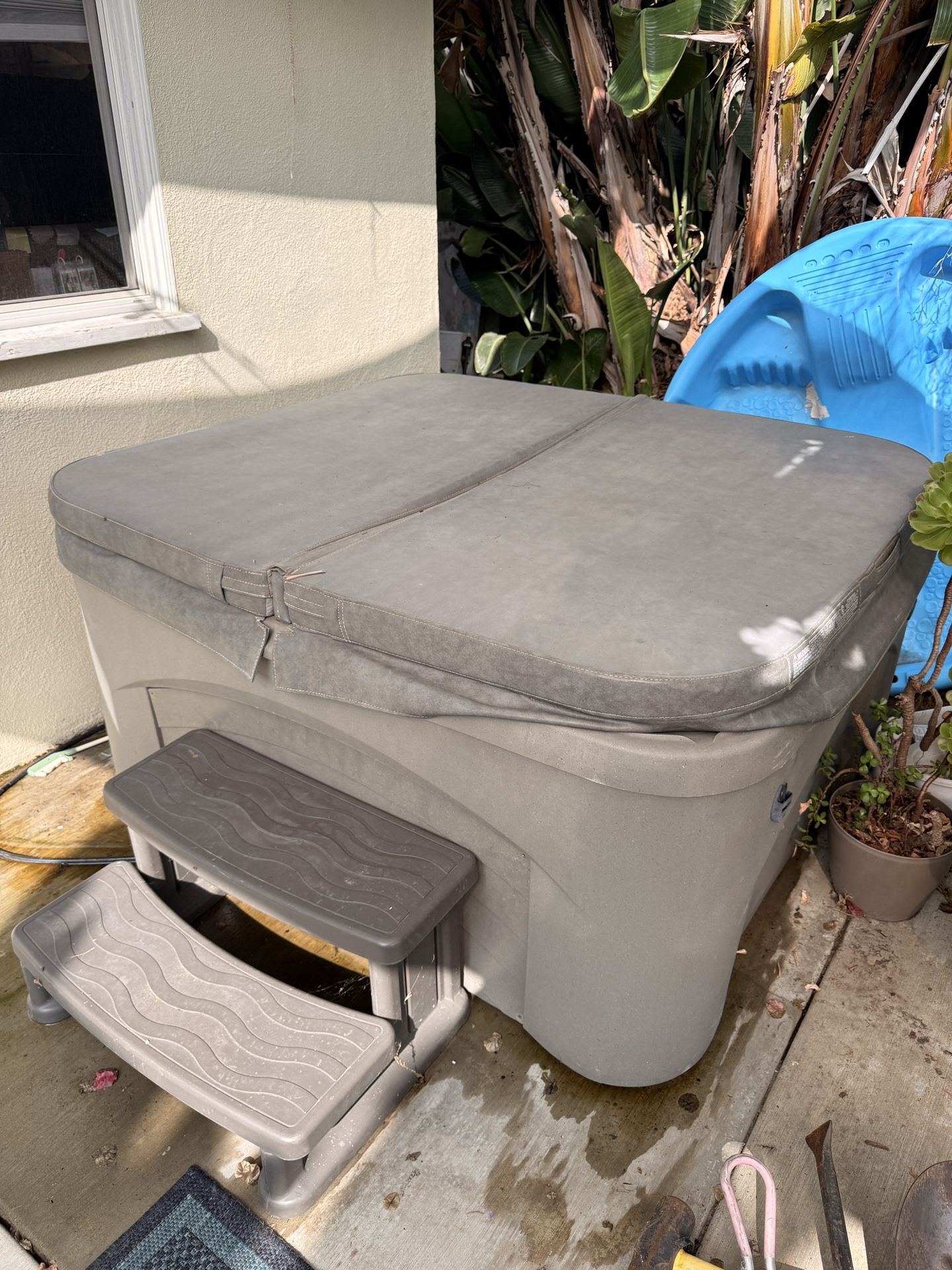 Aquaterra 120v Hot Tub