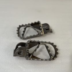 2002 - 2015 KTM SX 125 SX125 LEFT RIGHT FOOT REST PEGS DAMAGED CRACKED 