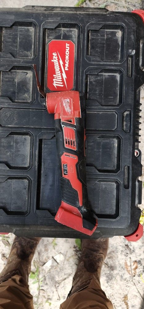 Milwaukee M18 Multitool 