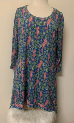 Simply Southern Blouse With Pink Sea Horses Size Large