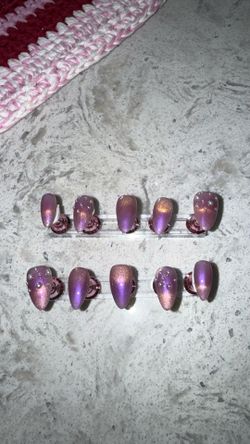 Handmade reusable press-on nails