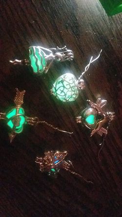 Glow-in-the-dark pendants many to choose from