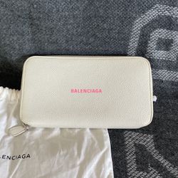 Balenciaga Large Wallet/with dust bag