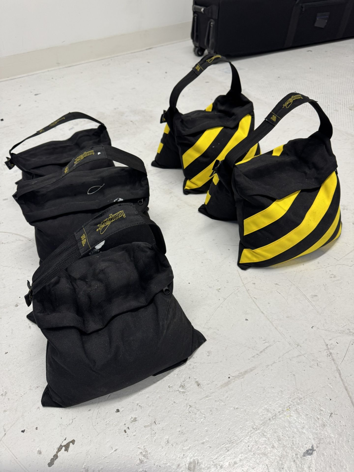 Studio Sandbags – 5x 20 lb (Matthews + Safety Stripe) – Set or Individual
