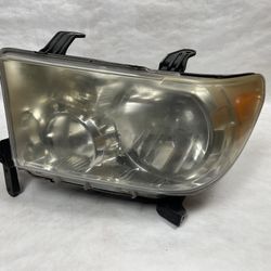 2007 - 2013 Toyota Tundra Left Headlight