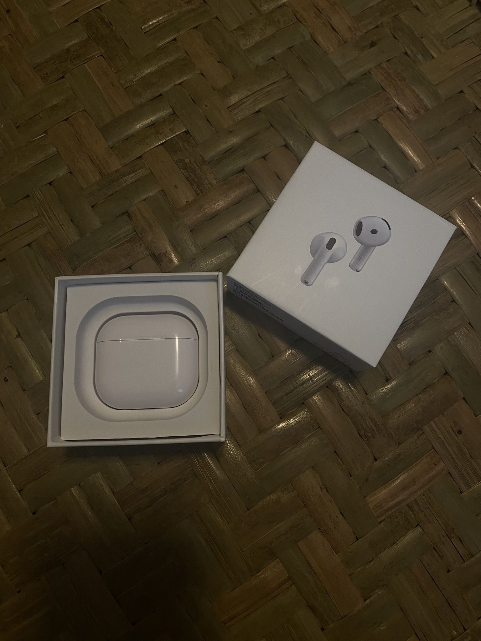 AirPod 4s