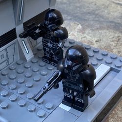 Lego 75324 + 3 minifigs