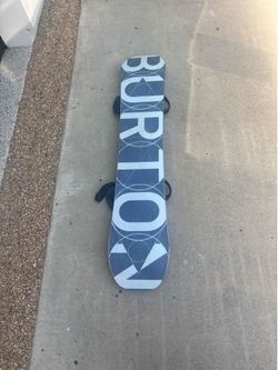 Burton custom 150 Flying V with medium mission bindings
