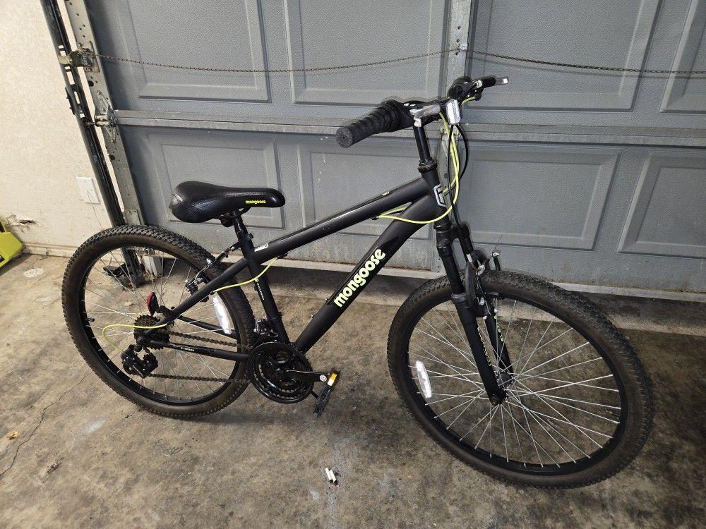 Mongoose Excursion Mountain Bike, Boys', 24", Black/Neon Green