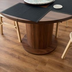 Dinning table Extendable 59’’ (brand new)