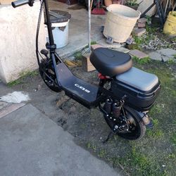 Black Man Electric Scooter Ebike 25mph 40miles range 1000watts 0050miles still brand new Conditions. All work 100%  used to worth $1000!. I want $500!