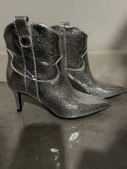 Women Boots Size 6.5