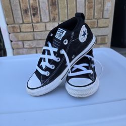 Kids converse