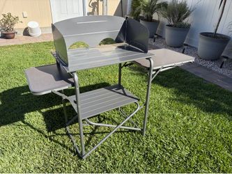 Foldable cooking station