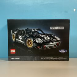 LEGO Technic 1966 Ford GT40 MK II ( 42223)