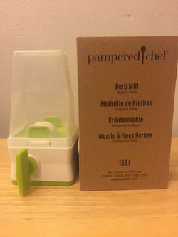 Pampered Chef Herb Mill
