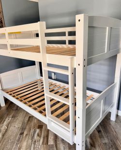 Litera Twin Size Nueva En Su Caja Incluye Colchones 