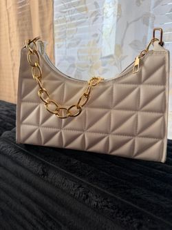 Cream Quilted Shoulder Bag with Gold Chain