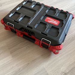 🧰 Milwaukee PACKOUT 22” Medium Tool Box — LIKE NEW!