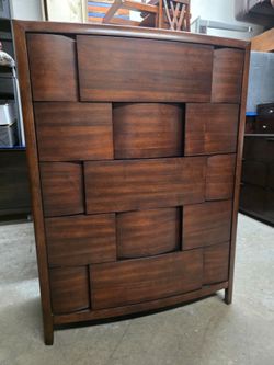 Like New Rustic Style Chestnut 5 Drawer Tallboy Dresser