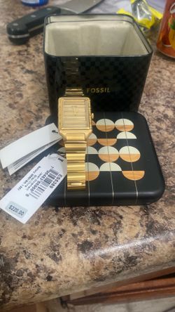 Fossil watch with box new never used
