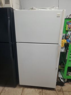 Whirlpool Fridge White 65x32.5