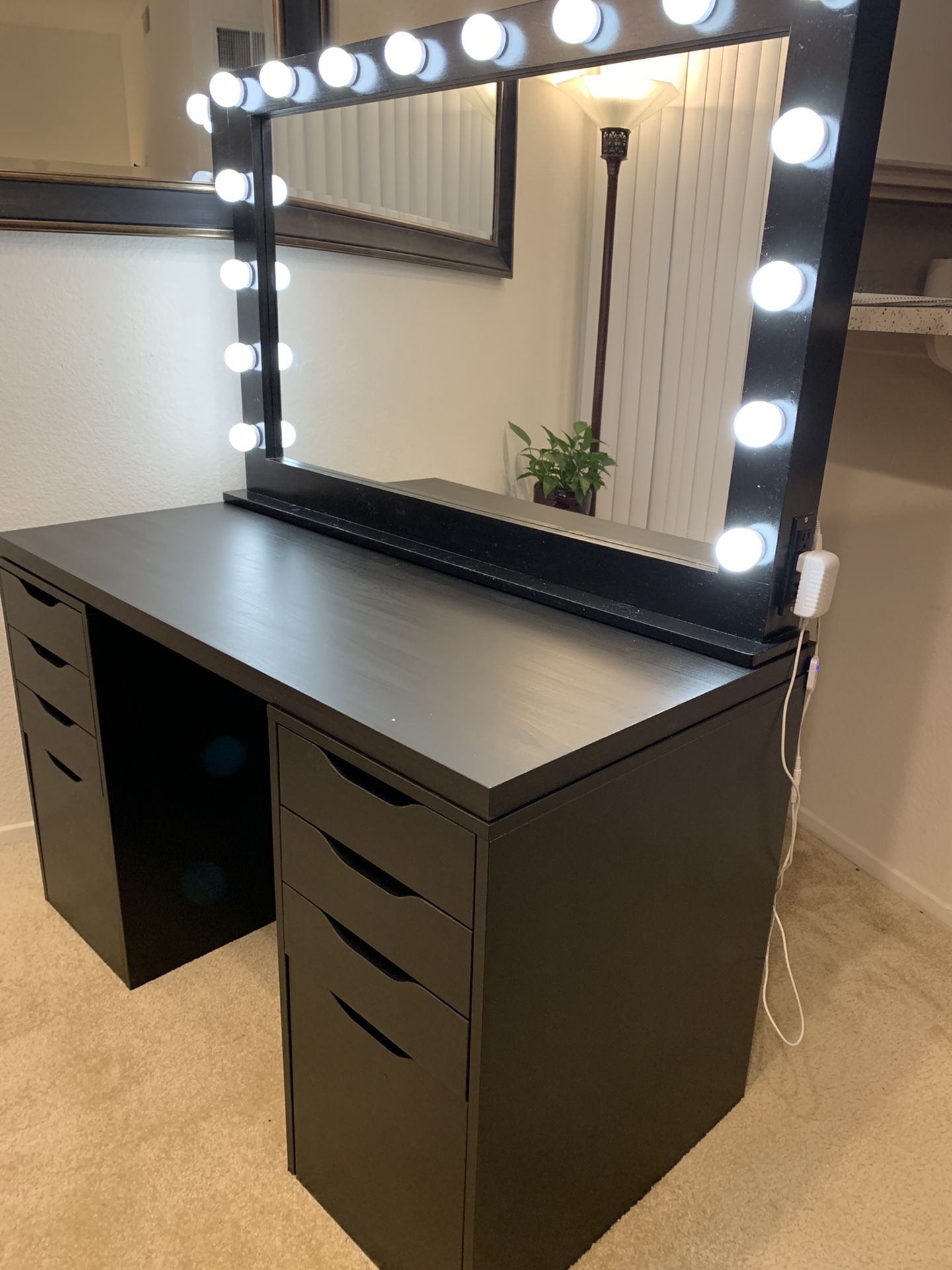 Big Vanity Desk With 2 Ikea Alex Drawer In Perfect Condition (firm Price)