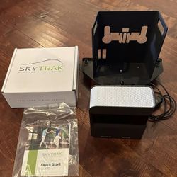 Skytrak Launch Monitor With Protective Metal Case Excellent