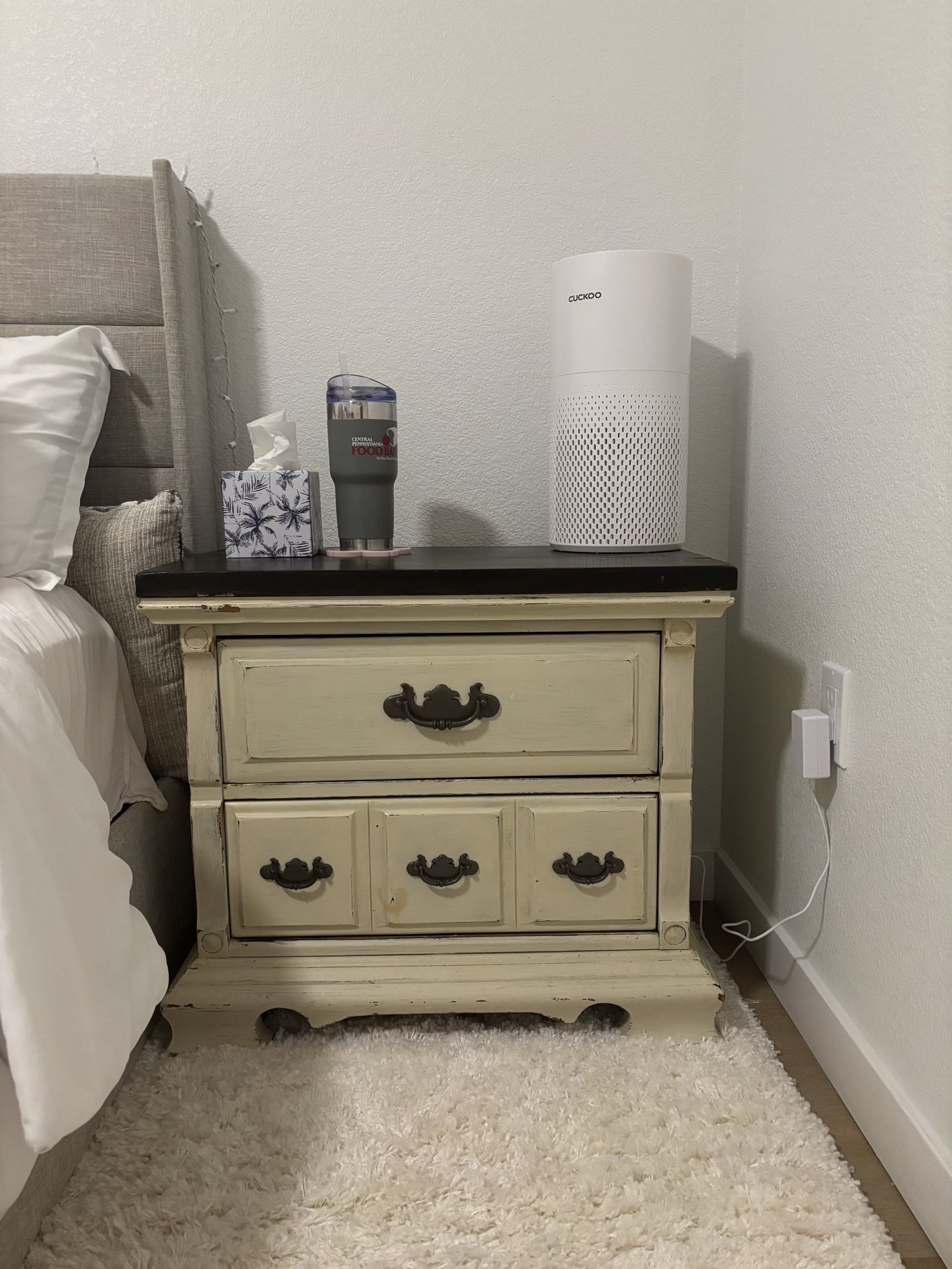 Off White Night Stands (2) / Dresser