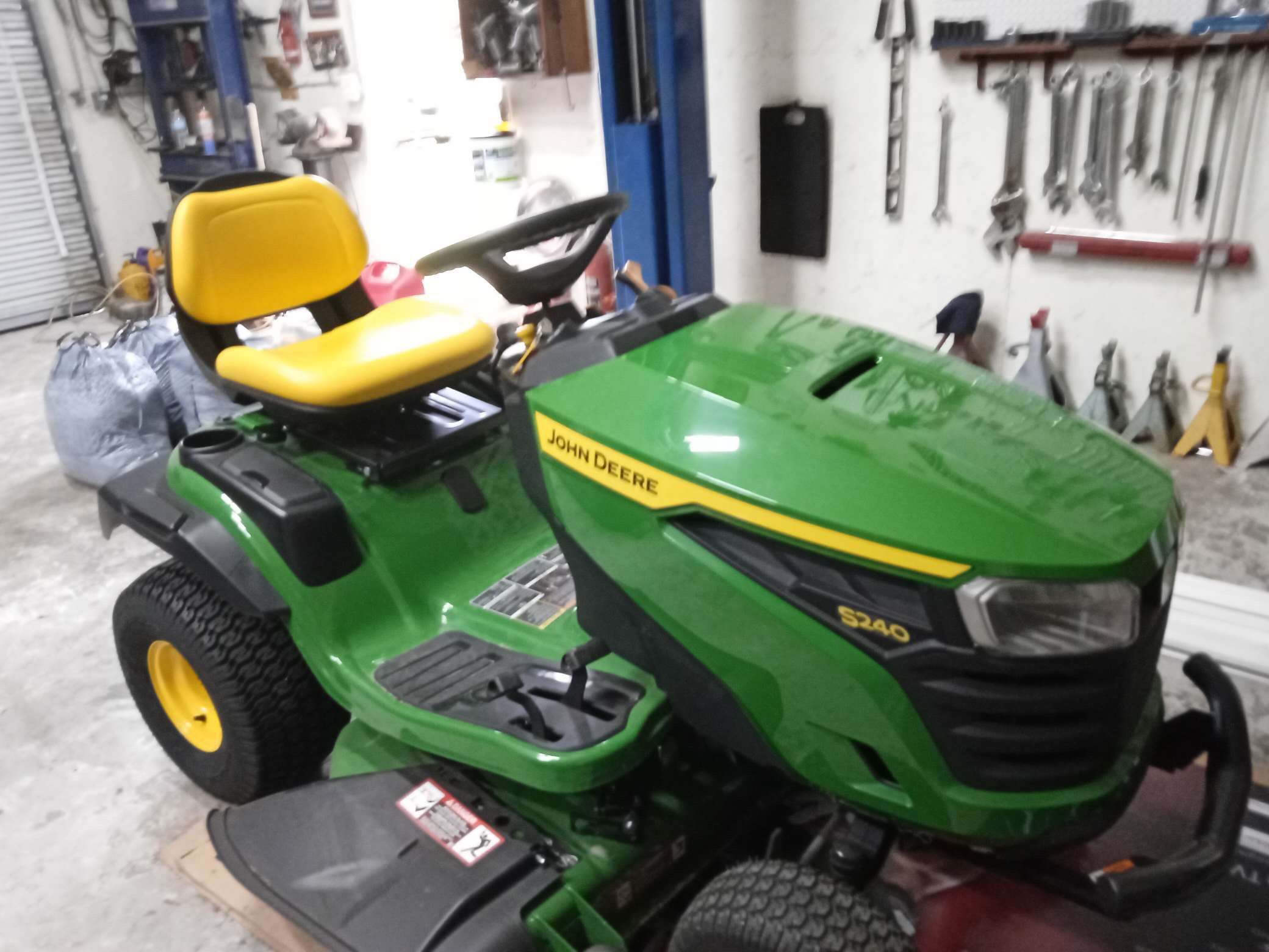 John Deere S240 (No Hours Work )