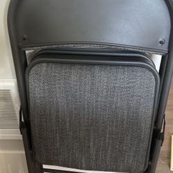 2 Foldable Chairs With Cushion