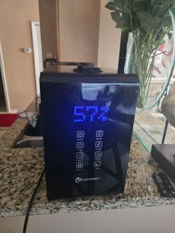 Hardly used Elechomes Cool and Warm Mist Ultrasonic Humidifier